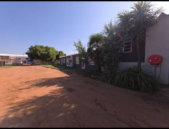 1,450M² BUILDING FOR SALE IN VAALPARK